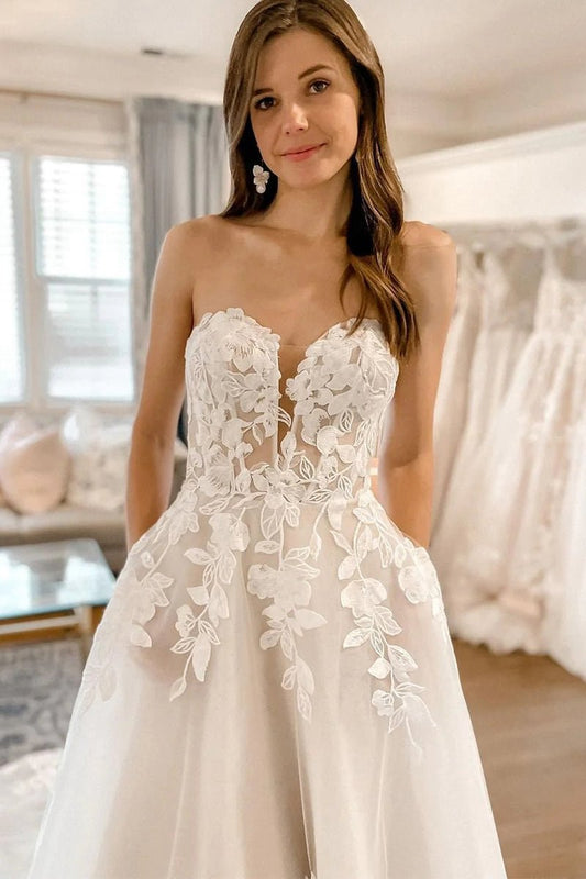 Cute A-line Sweetheart Tulle Wedding Dresses with Lace