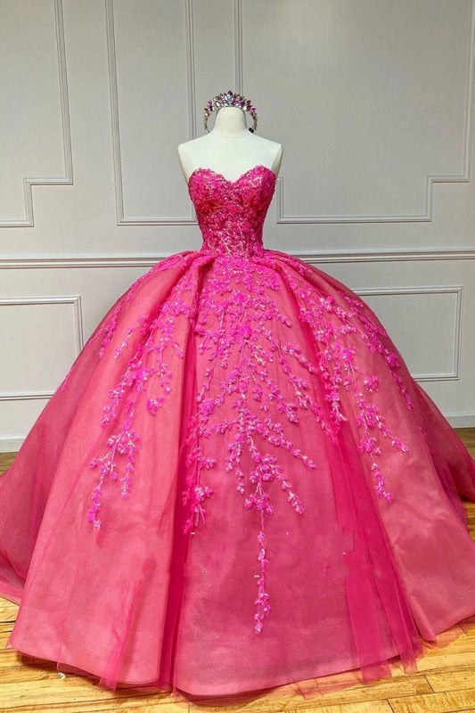 Vintage Ball Gown Sweetheart Lace Appliques Tulle Long Quinceanera Dresses