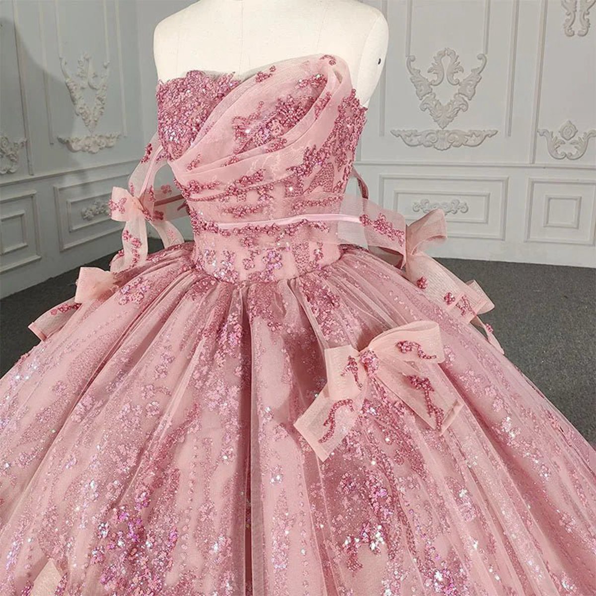 Romantic beading Quinceanera Dresses Sequined Sleeveless with Bowknot