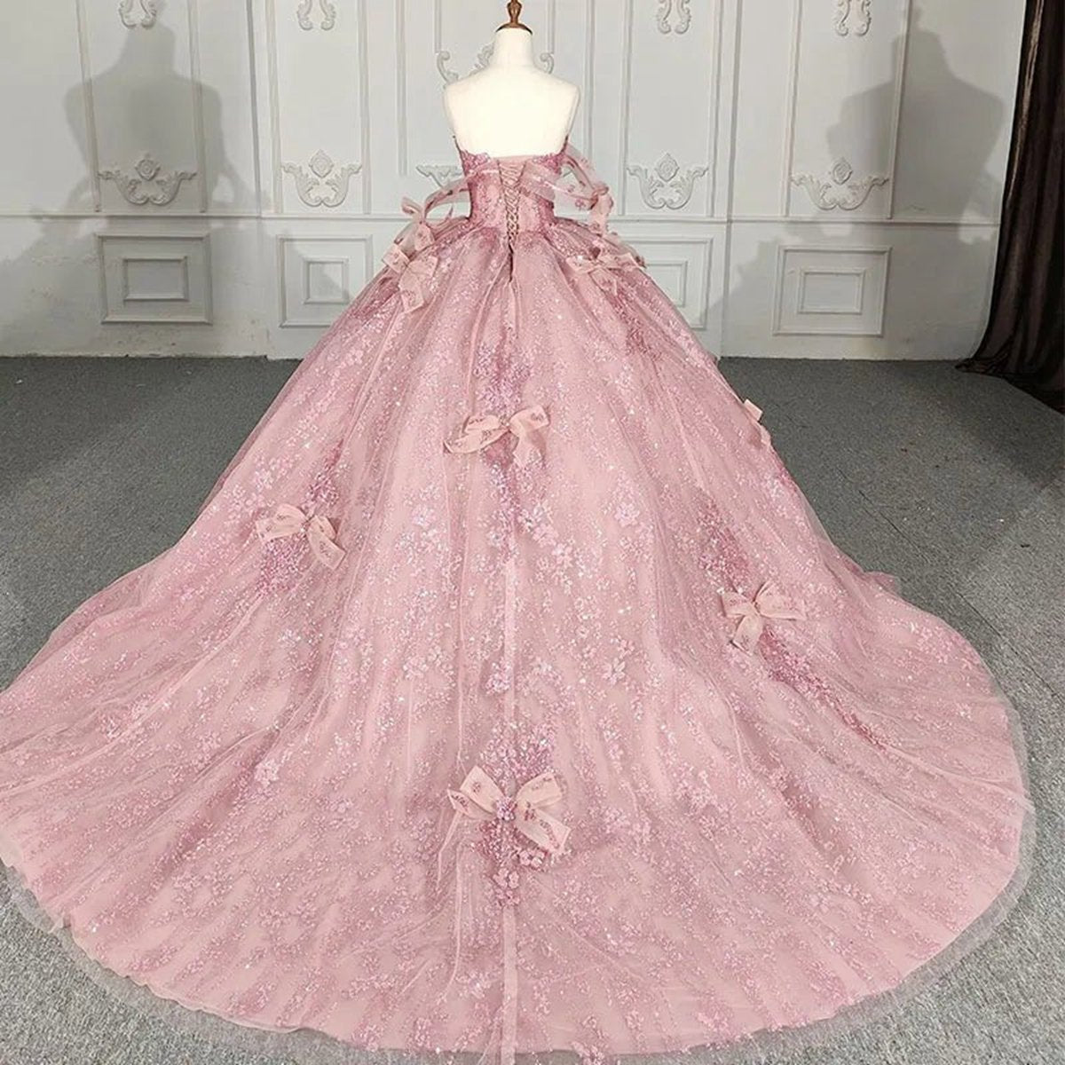 Romantic beading Quinceanera Dresses Sequined Sleeveless with Bowknot