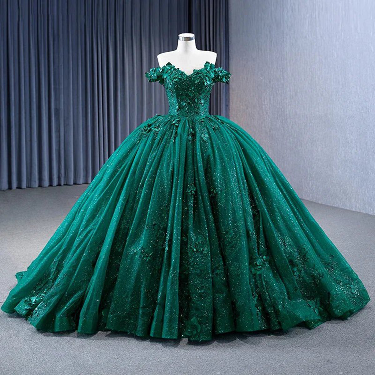 Appliques Sweetheart Sleeveless Ball Gown Quinceanera Dresses