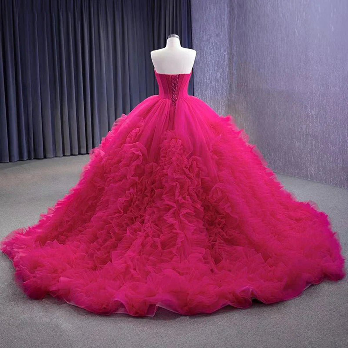 Quinceanera Dresses Stylish Luxury Evening Dresses Sweep Train Sleeveless Pleated Ball Gown