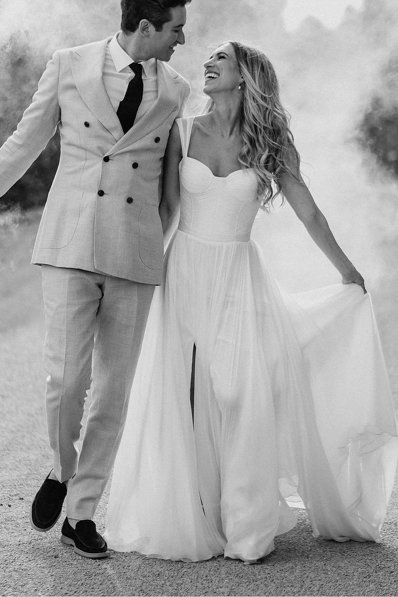 Stunning A-line Sweetheart Chiffon Beach Wedding Dresses