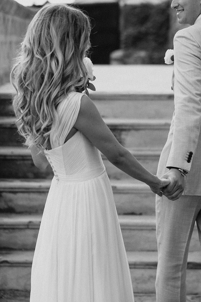 Stunning A-line Sweetheart Chiffon Beach Wedding Dresses