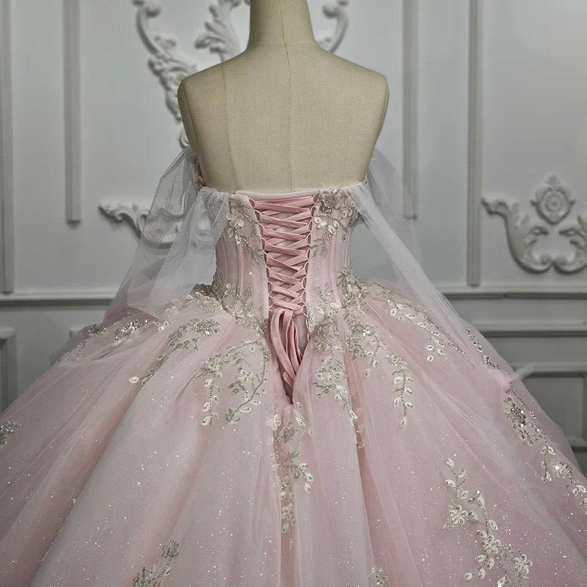 Ball Gown Lace Strapless Sleeveless Quinceanera Dresses