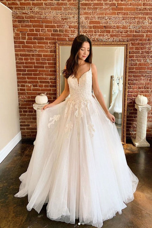 Spaghetti Straps A-line Tulle Wedding Dresses with Lace Appliques