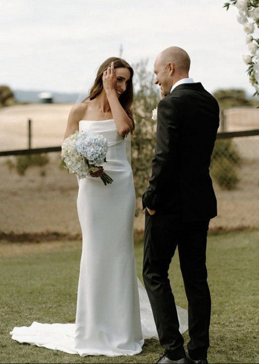 Mermaid Satin Sleeveless Wedding Dresses with Sweep Train