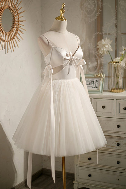 Spaghetti Straps V-Neck Tulle Short Homecoming Dresses with Bow