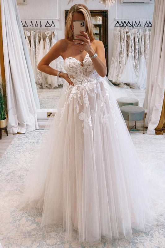 Long Tulle A-line Wedding Dresses with Lace