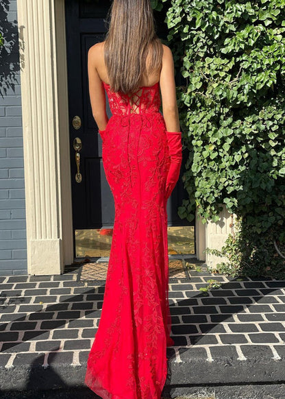 Mermaid Strapless Lace Prom Dresses with Appliques