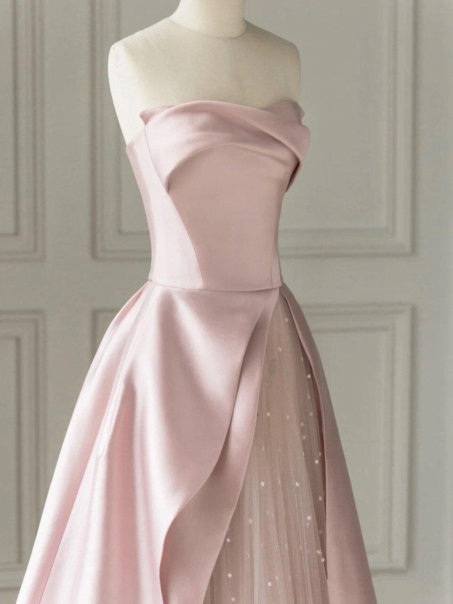 Sleeveless Satin A-line Floor-Length Evening Gown Slit with Tulle Strapless Prom Dresses