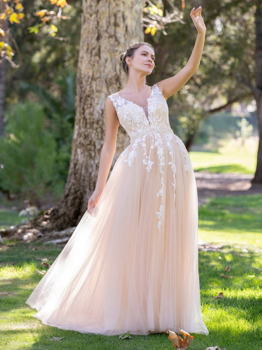 V-neck Applique Lace Tulle Floor-Length Prom Dresses
