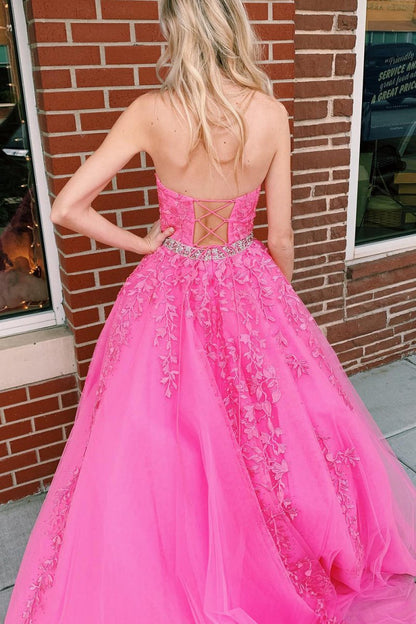 A-line Halter Tulle Prom Dresses with Appliques