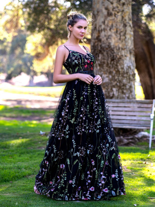 V-neck Spaghetti Straps Applique Tulle Floor Length Prom Dresses