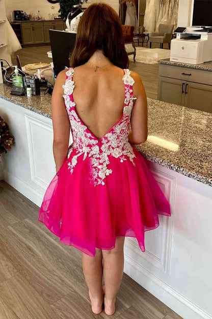A-line V-Neck Tulle Homecoming Dresses with Appliques